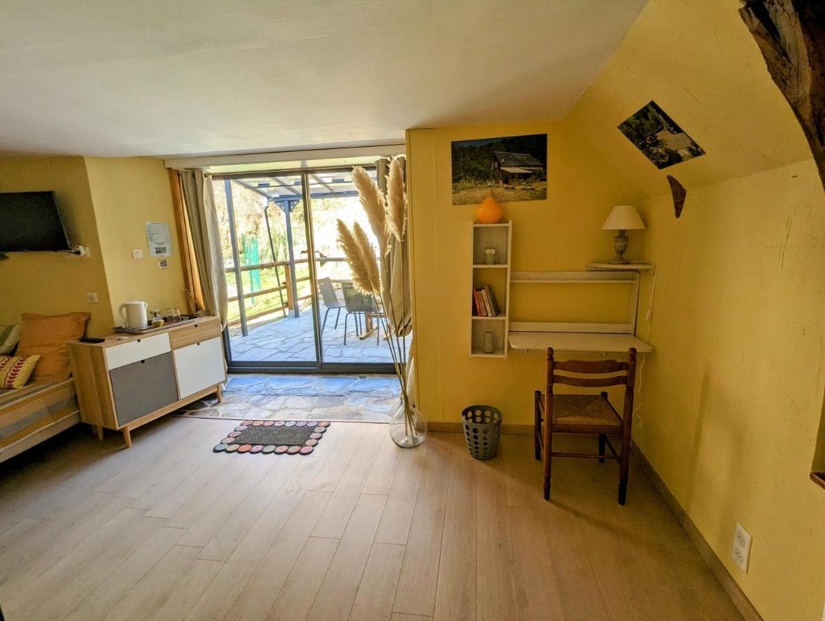 Chambres D'Hotes Le Lepadou-Bas Сен-Шелі-д'Обрак Екстер'єр фото