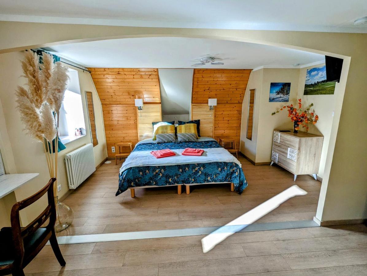 Chambres D'Hotes Le Lepadou-Bas Сен-Шелі-д'Обрак Екстер'єр фото
