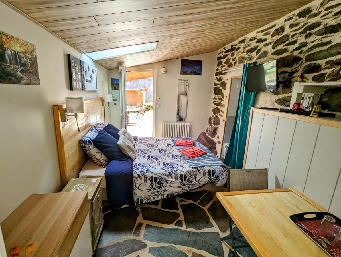 Chambres D'Hotes Le Lepadou-Bas Сен-Шелі-д'Обрак Екстер'єр фото