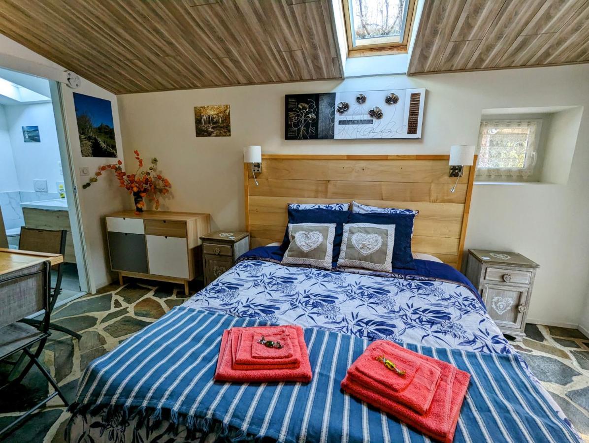 Chambres D'Hotes Le Lepadou-Bas Сен-Шелі-д'Обрак Екстер'єр фото